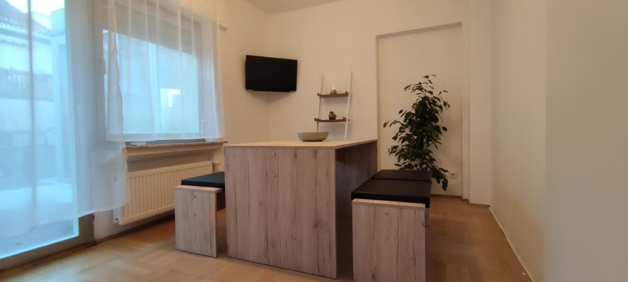 Schoene Und Optimal Gelegene Wohnung Weisskirchen Екстериор снимка